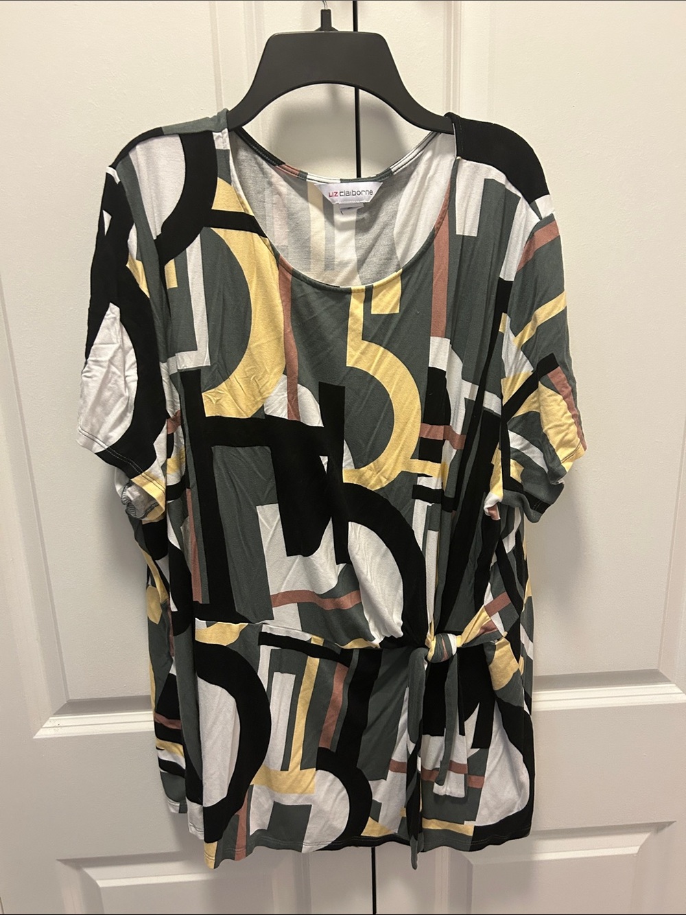 Liz Claiborne Black White Multicolor Geometric Short Sleeve Top